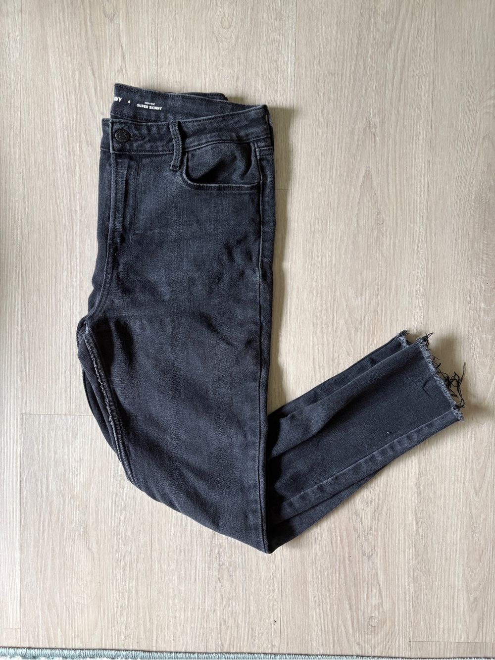 Women’s Old Navy Black Skinny Jeans with Frayed Hem